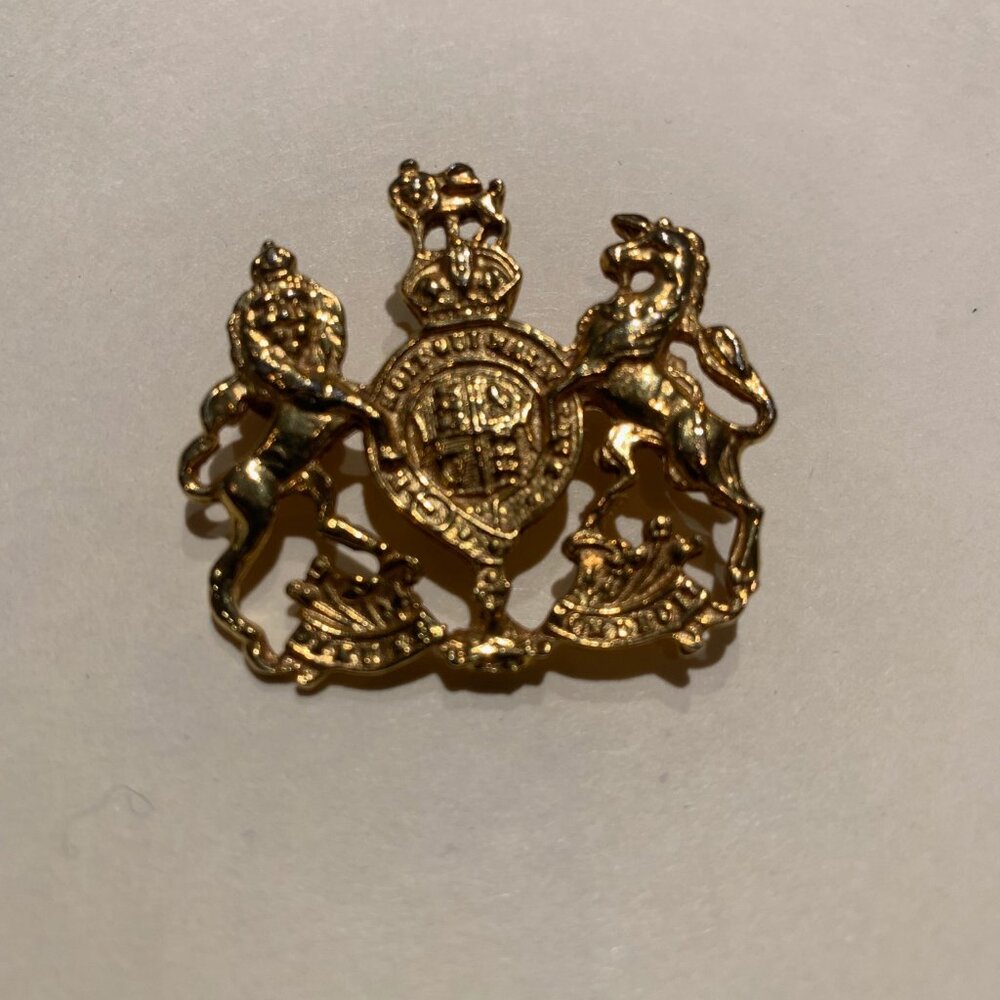 Vintage Shield/Crest Gold Tone Brooch Pin - Picture 4 of 4